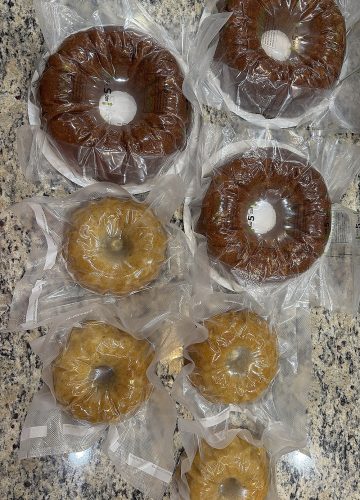 Our exclusive packaging: Designed to keep your baked goods safe and fresh